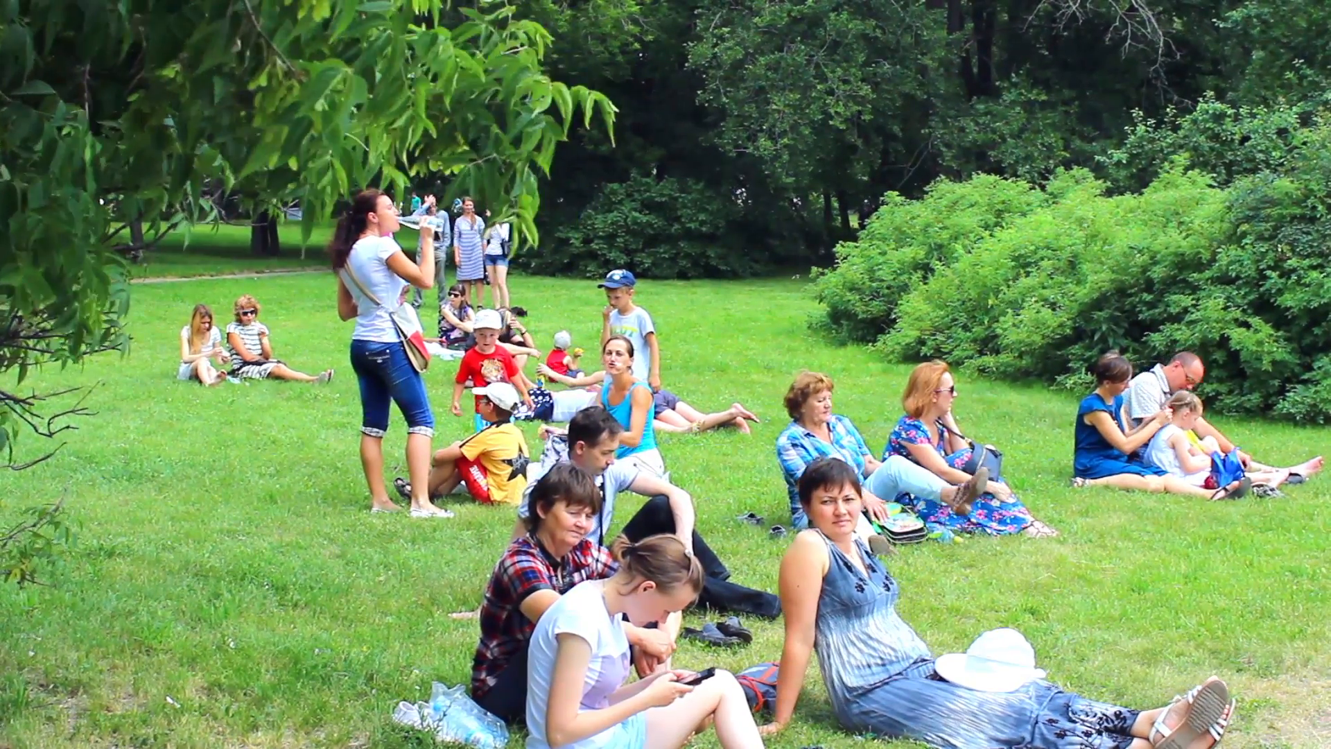 pe iarba in parc constanta